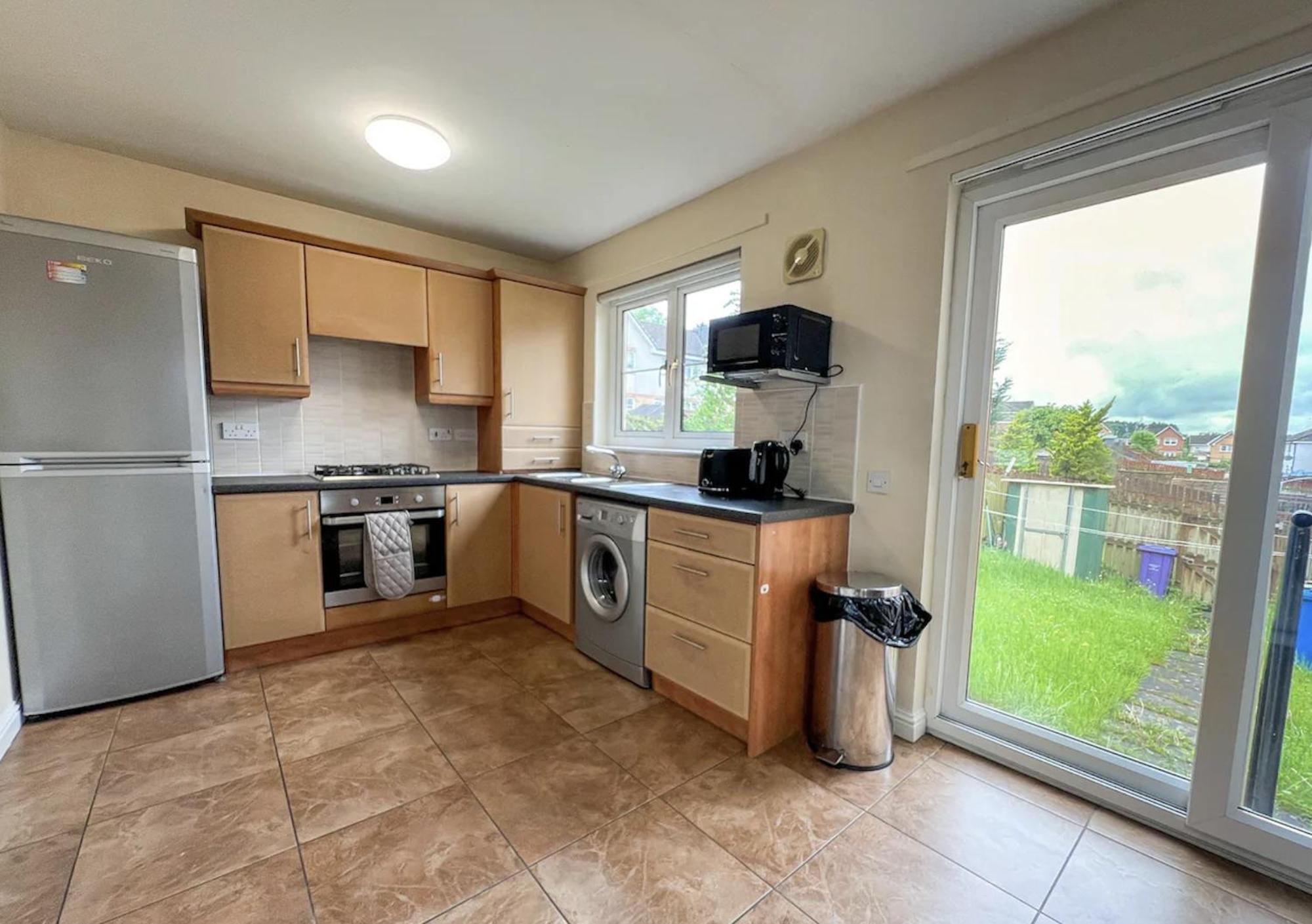 Glasgow Central - Entire House - Free Parking , Free Super Fast Wifi , Private Garden & Parking Security エクステリア 写真