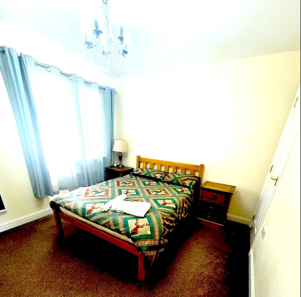 Glasgow Central - Entire House - Free Parking , Free Super Fast Wifi , Private Garden & Parking Security エクステリア 写真